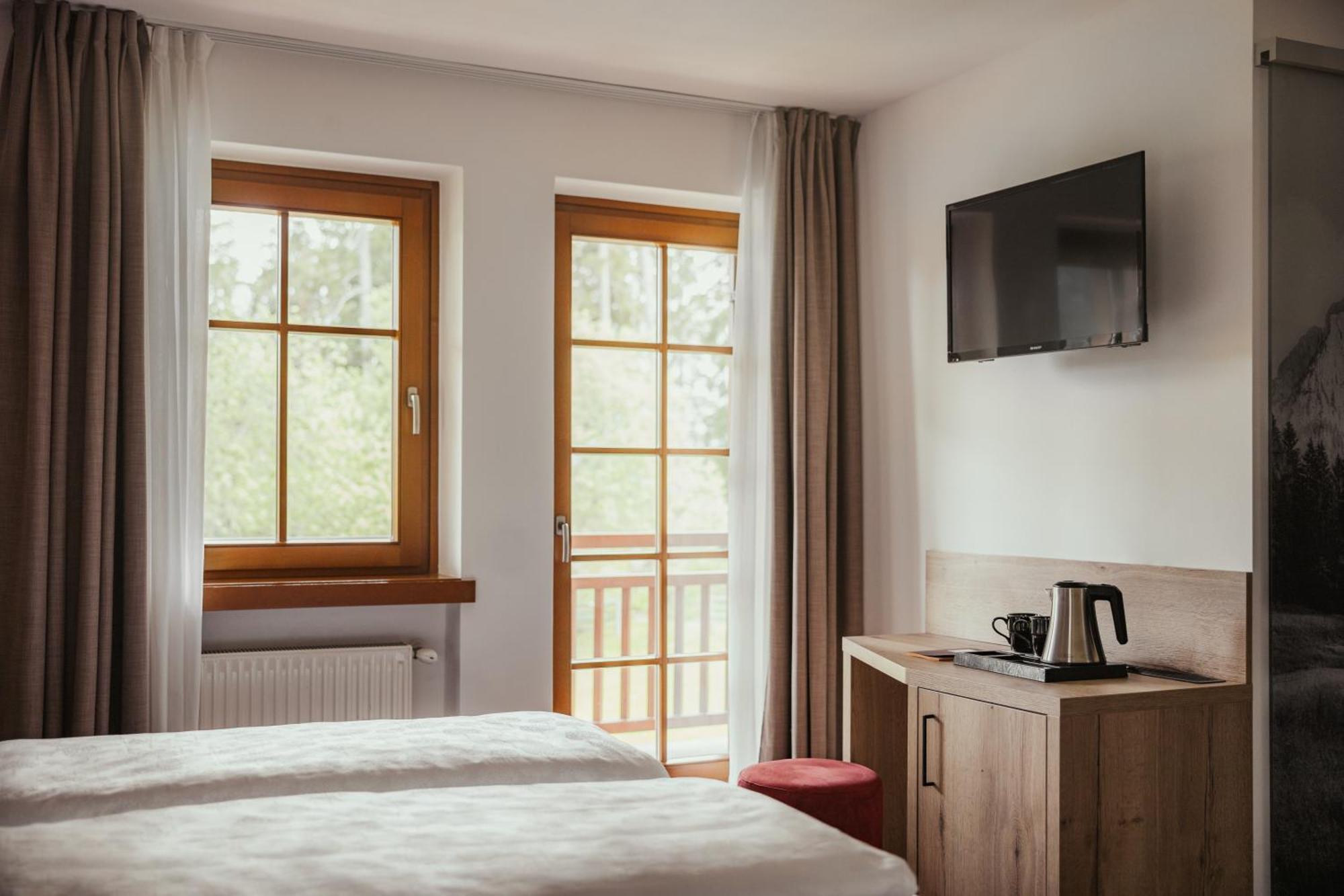 Hotel Leonard Nova Ponente Zewnętrze zdjęcie